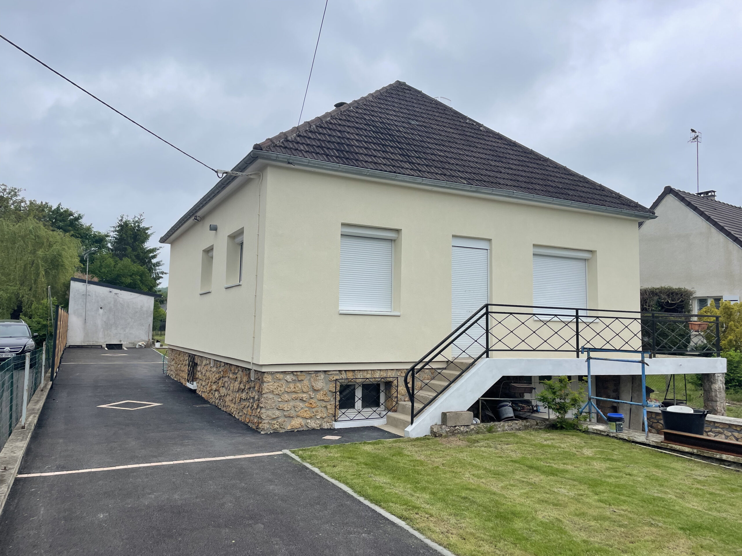 Isolation thermique par l'extérieur en polystyrène graphité sur maison 4 pants
