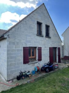 Maison mur en parpaing brut